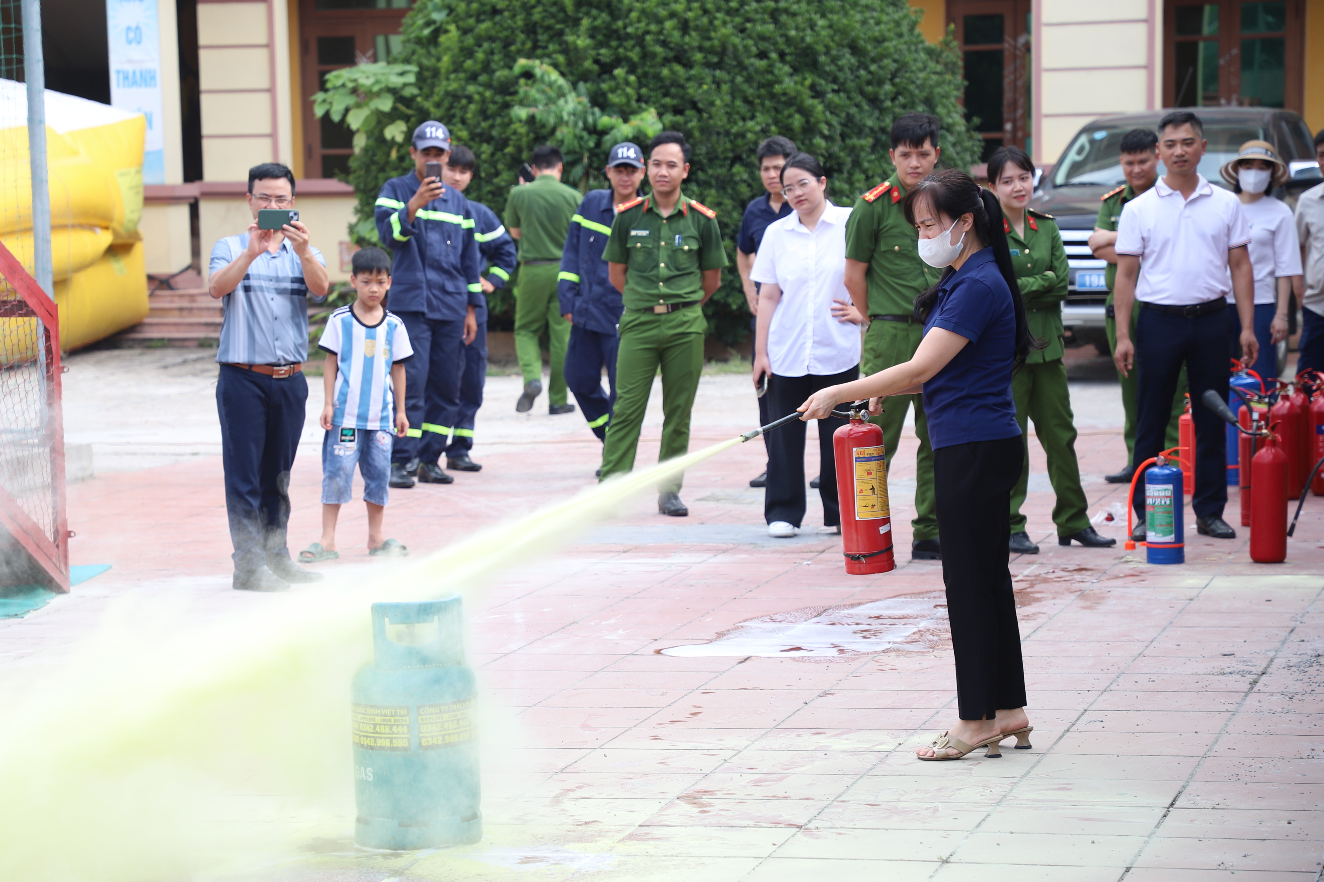 Một ngày trải nghiệm tại Trung tâm giáo dục cộng đồng về phòng cháy chữa cháy và cứu nạn cứu hộ