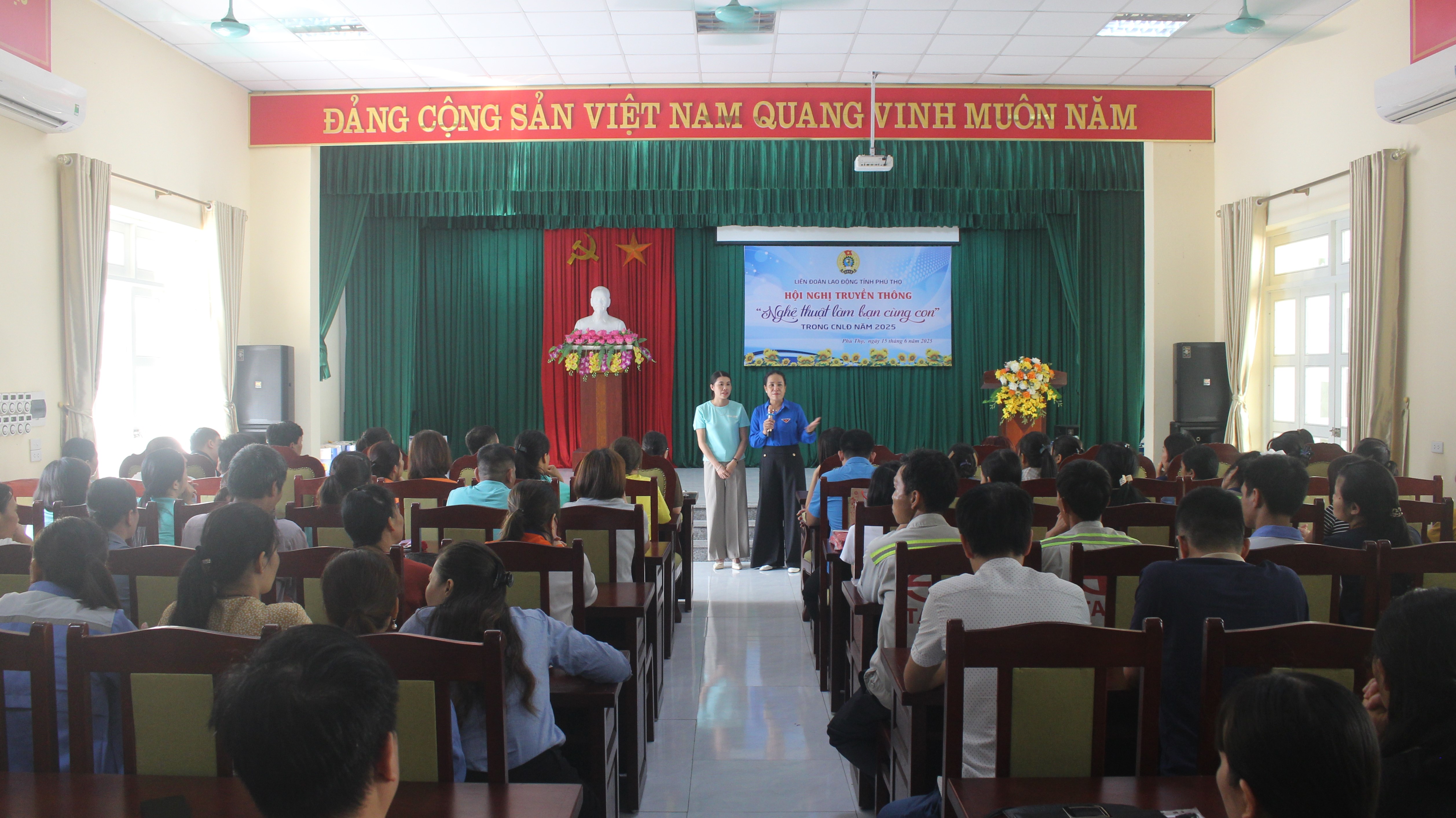 Hội nghị truyền thông “Nghệ thuật làm bạn cùng con”