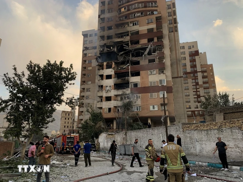 Căng thẳng Israel-Iran: Nhiều quốc gia gấp rút di tản công dân
