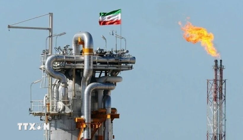 Xung đột giữa Israel và Iran leo thang, giá dầu thế giới tăng gần 3%