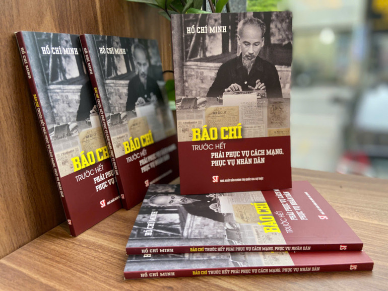 “Báo chí trước hết phải phục vụ cách mạng, phục vụ nhân dân” - Tư tưởng Hồ Chí Minh soi đường cho báo chí hôm nay