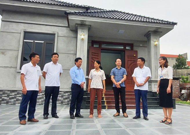 Lâm Thao “về đích” trong công tác xóa nhà tạm, nhà dột nát