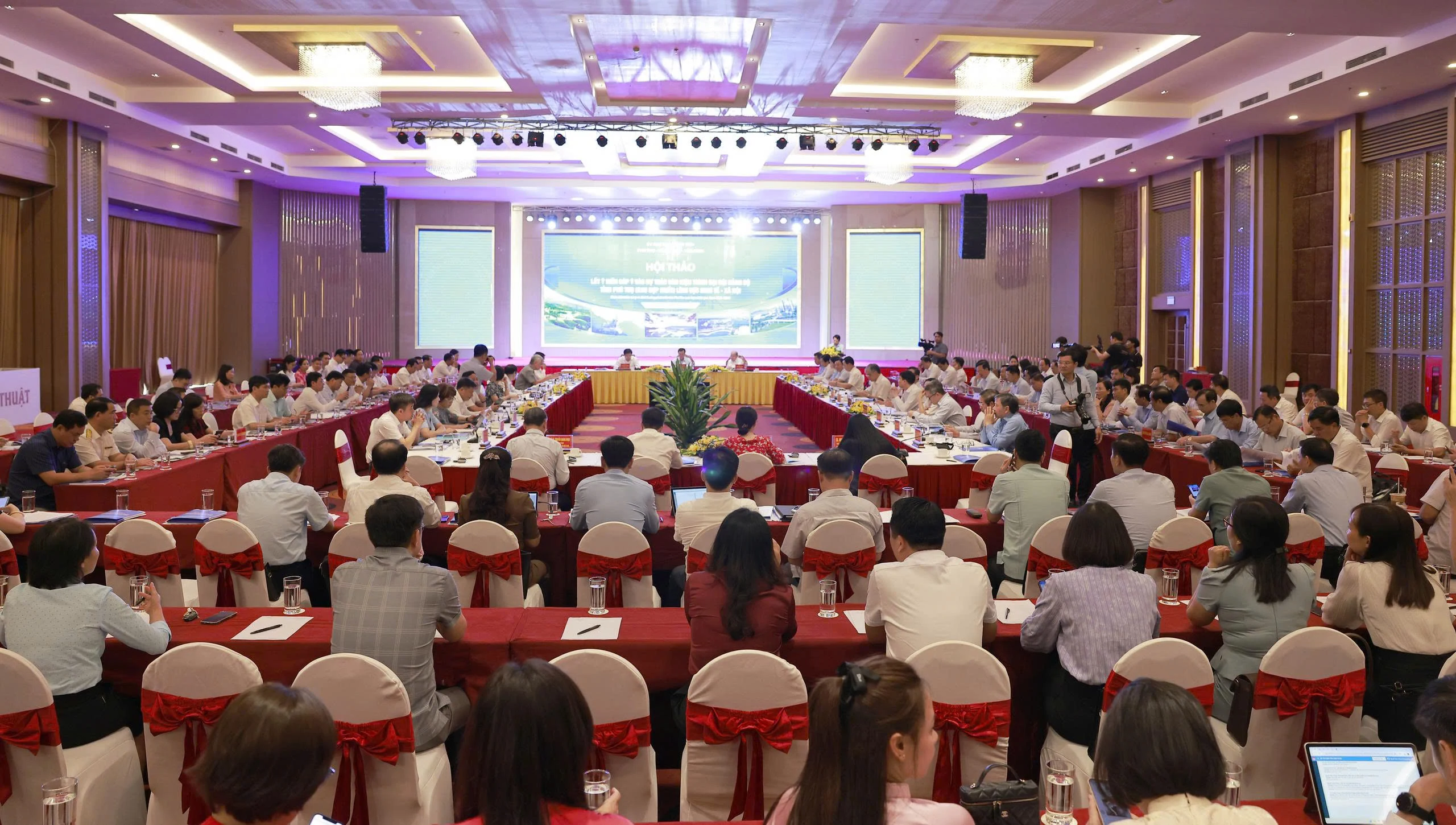 Phu Tho, Vinh Phuc, and Hoa Binh hold workshop to review draft documents for the new Phu Tho provincial party congress