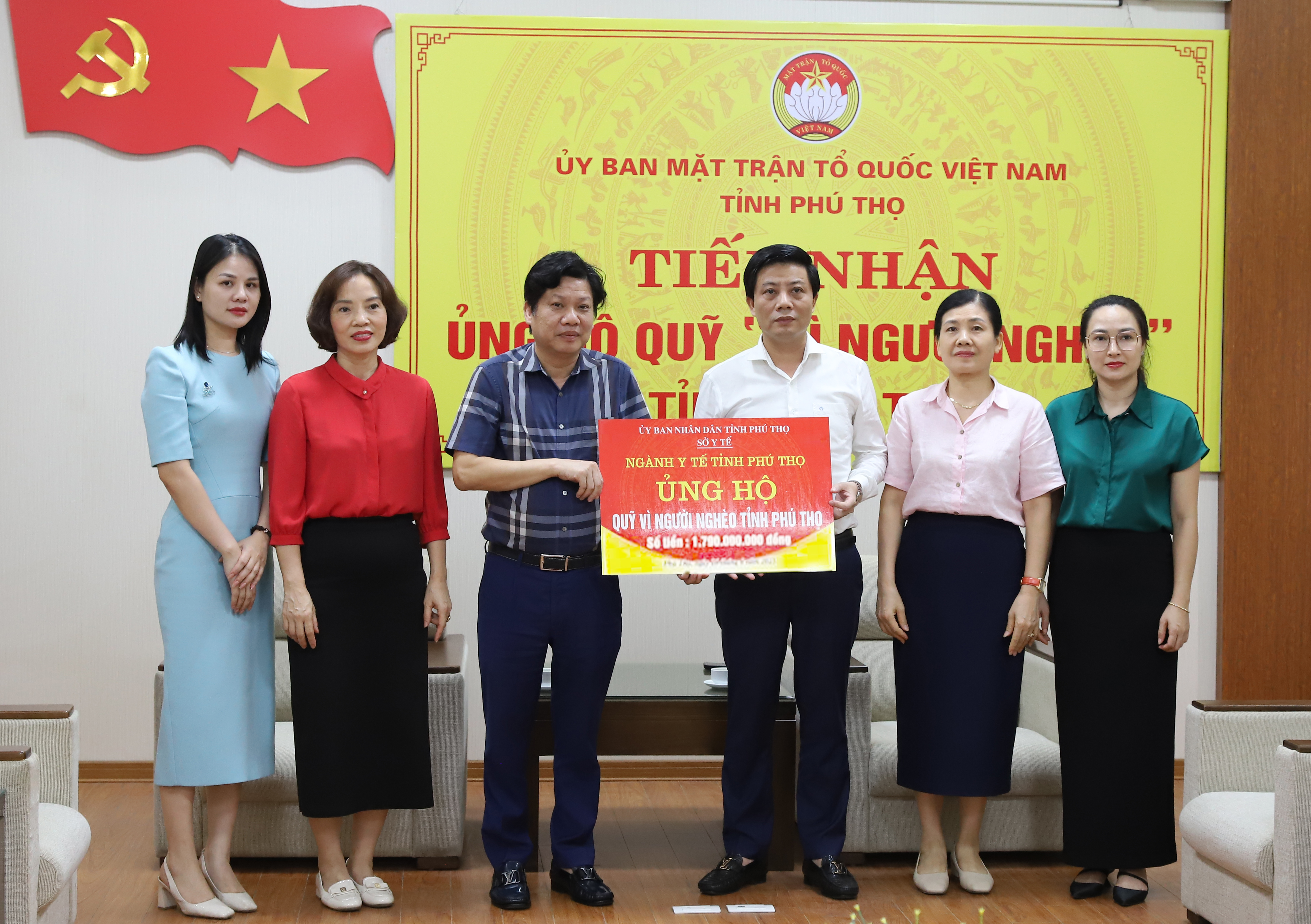 Ngành Y tế Phú Thọ ủng hộ Quỹ “Vì người nghèo” tỉnh 1,79 tỷ đồng