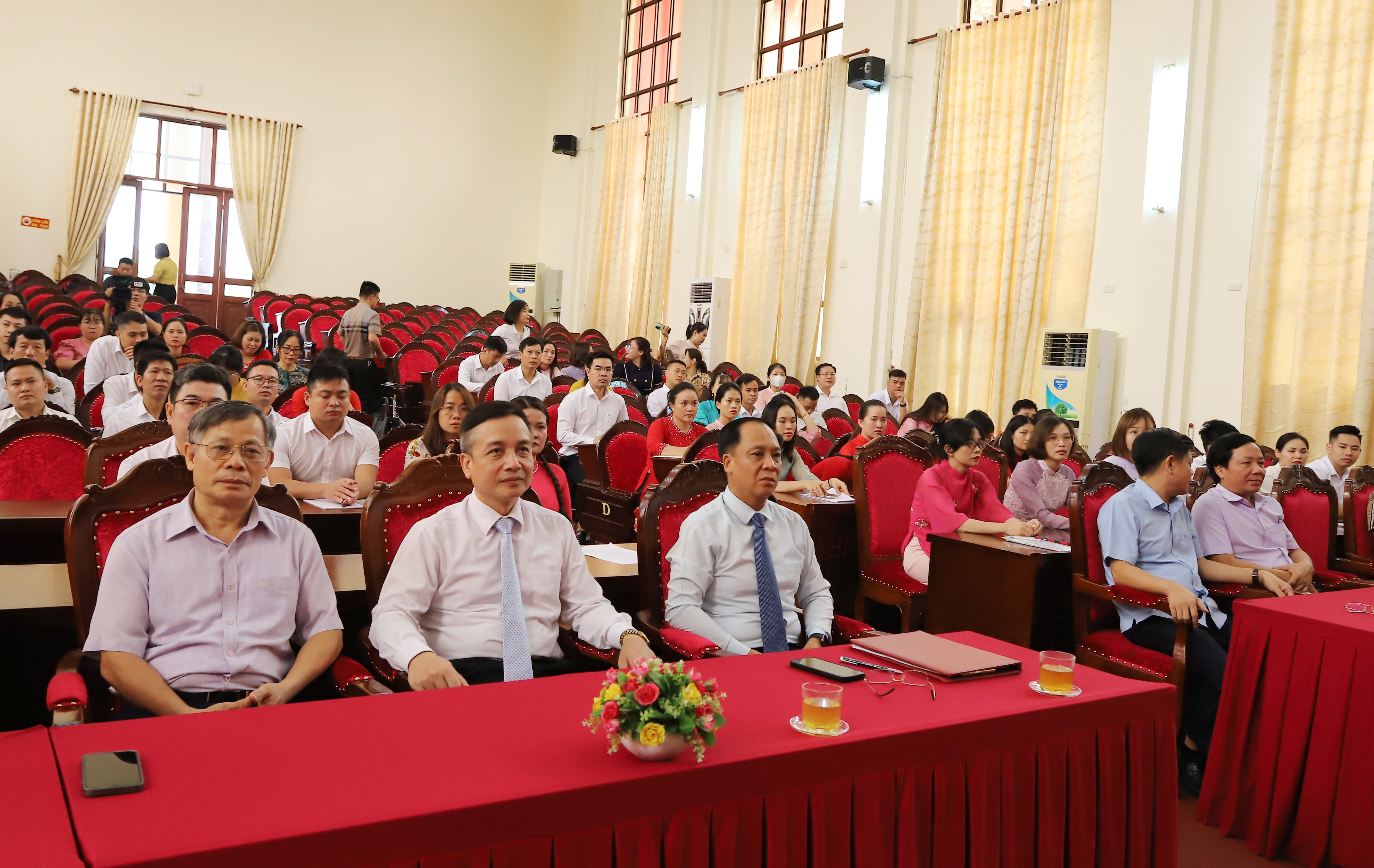 Khai giảng lớp Trung cấp lý luận chính hệ không tập trung B25.01