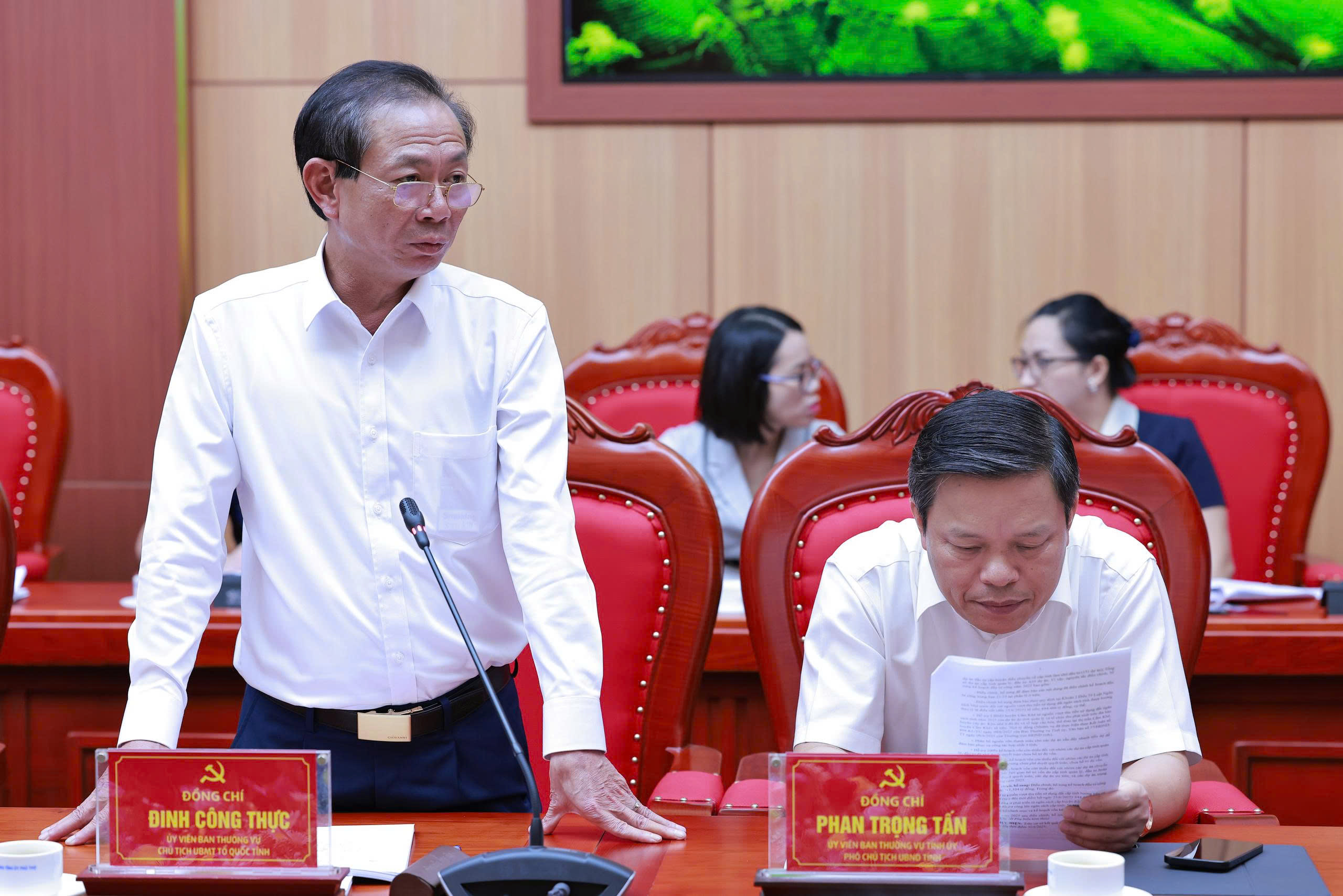 Hội nghị Ban Thường vụ Tỉnh ủy nghe báo cáo về công tác tài chính, ngân sách