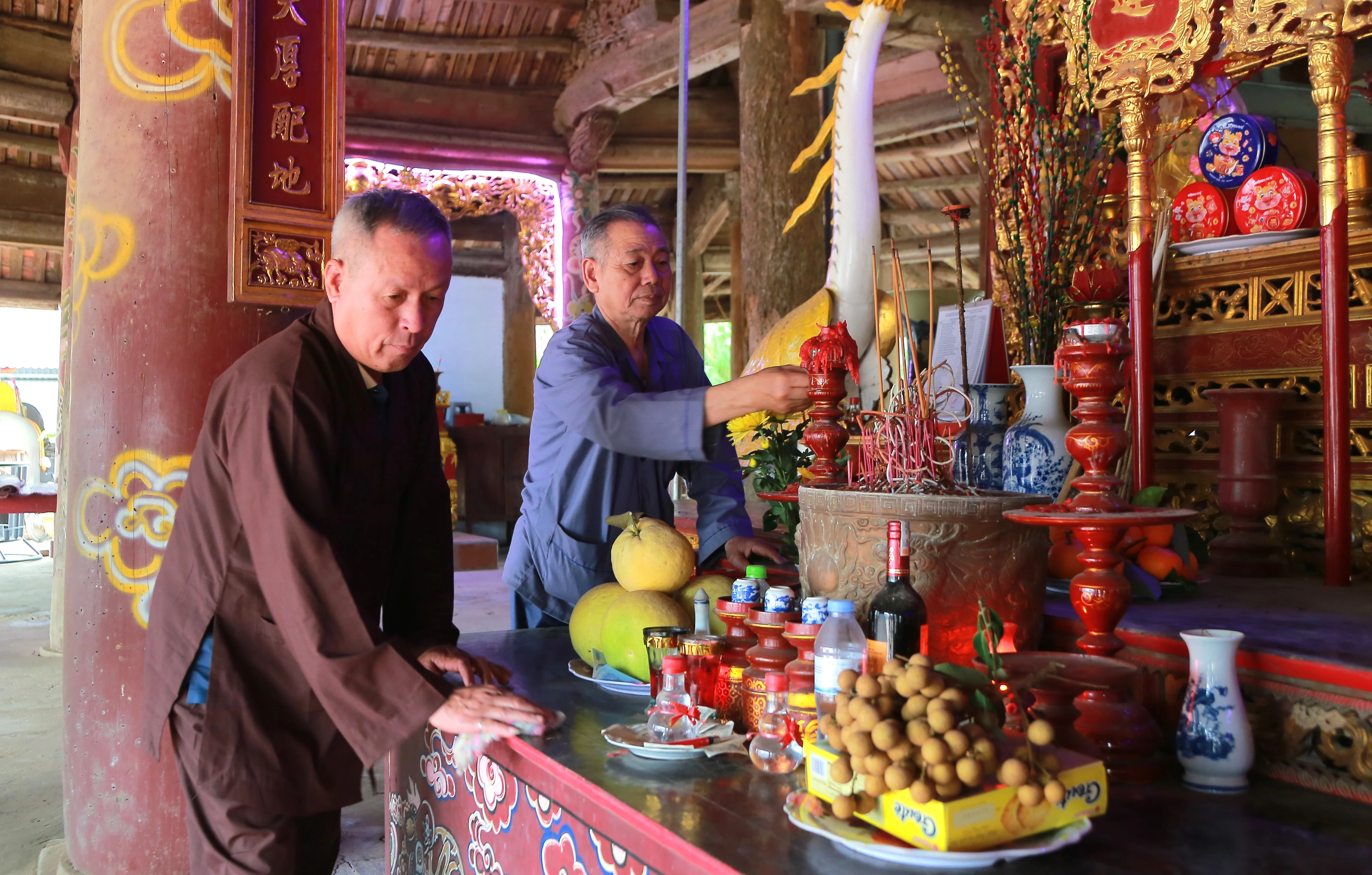 Stories of the relic caretakers