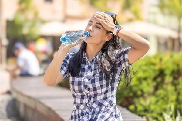 Dấu hiệu cho thấy cơ thể đang mất nước