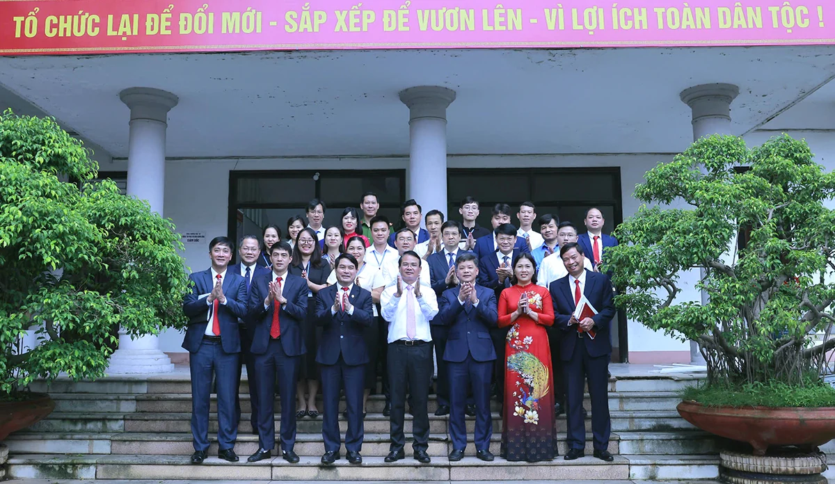 Bí thư Tỉnh ủy Đặng Xuân Phong dự Kỳ họp lần thứ Nhất, HĐND phường Việt Trì