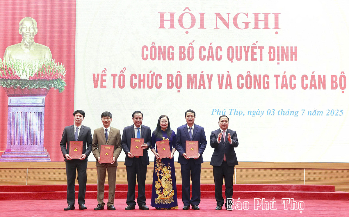 Hội nghị công bố các quyết định về tổ chức bộ máy và công tác cán bộ