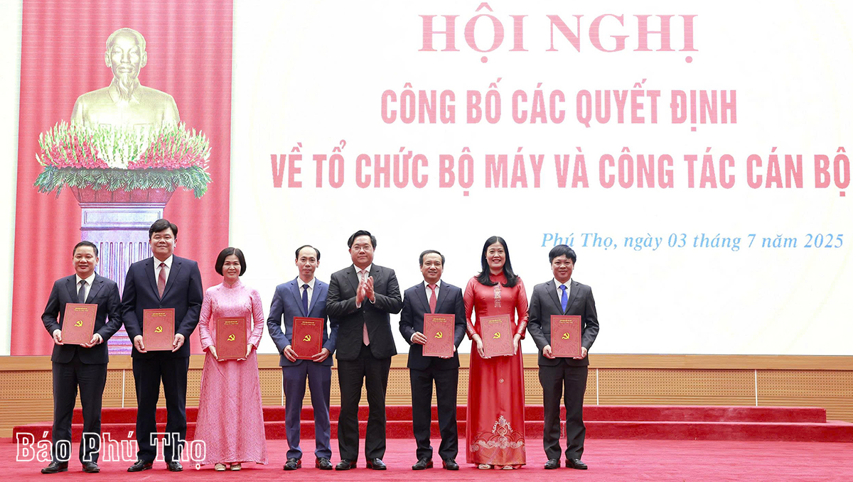 Hội nghị công bố các quyết định về tổ chức bộ máy và công tác cán bộ
