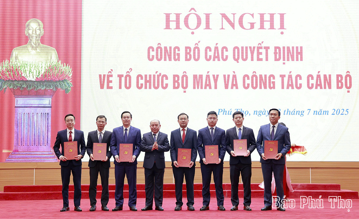 Hội nghị công bố các quyết định về tổ chức bộ máy và công tác cán bộ
