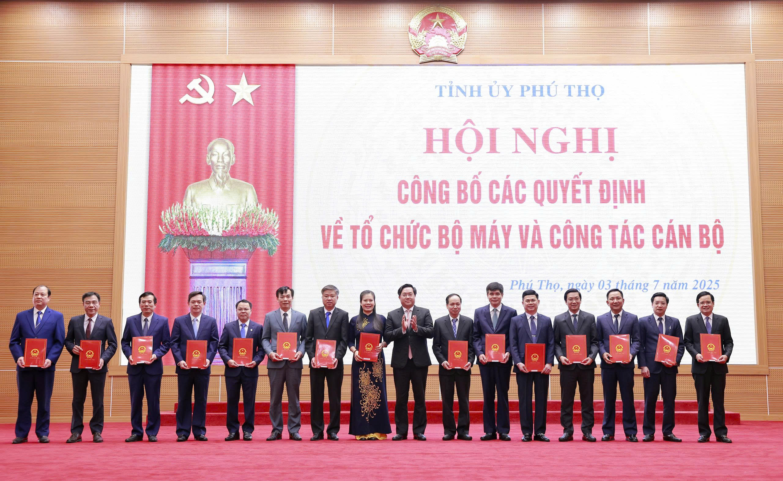 Hội nghị công bố các quyết định về tổ chức bộ máy và công tác cán bộ