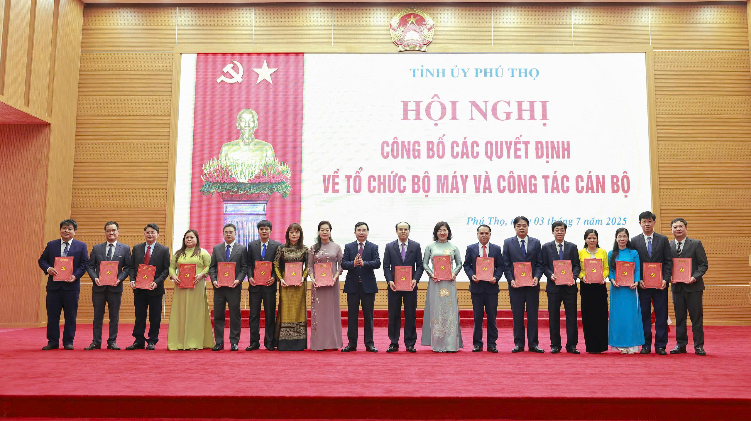 Hội nghị công bố các quyết định về tổ chức bộ máy và công tác cán bộ