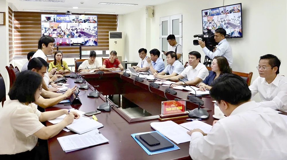 Chủ tịch UBND tỉnh Trần Duy Đông tiếp công dân định kỳ tháng 7