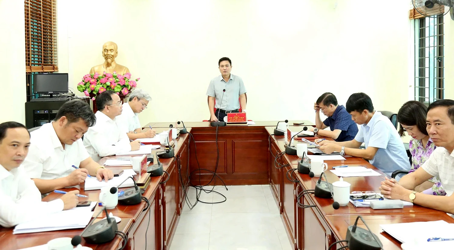 Phó Chủ tịch UBND tỉnh Vũ Việt Văn làm việc tại phường Xuân Hòa