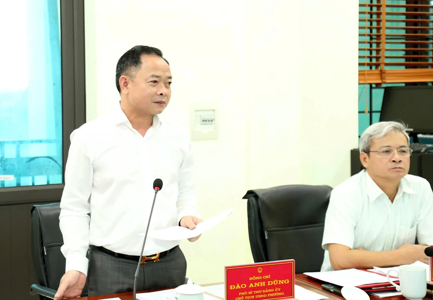 Phó Chủ tịch UBND tỉnh Vũ Việt Văn làm việc tại phường Xuân Hòa