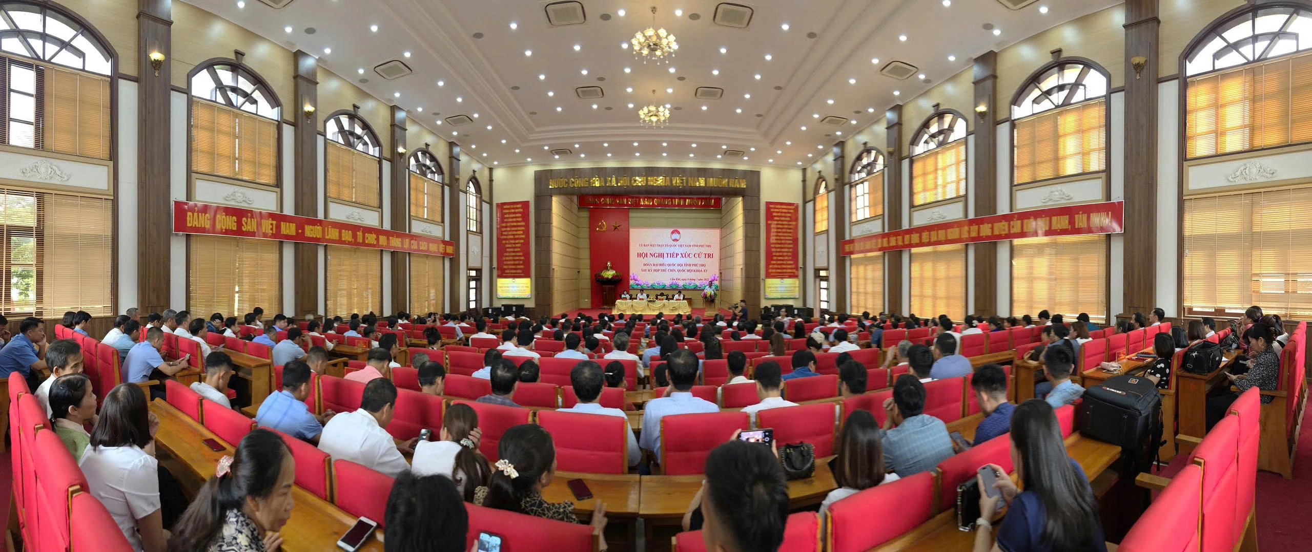 Đoàn ĐBQH tiếp xúc cử tri sau kỳ họp thứ Chín, Quốc hội khoá XV