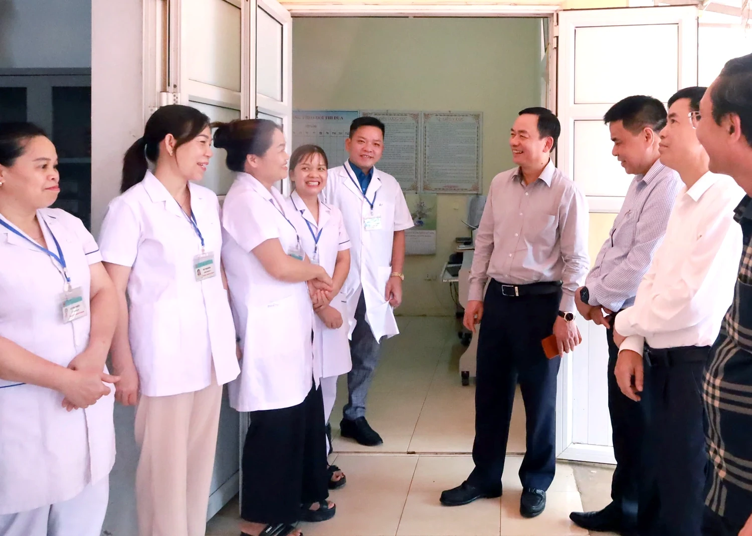 Phó Chủ tịch UBND tỉnh Quách Tất Liêm kiểm tra tại xã Mường Vang