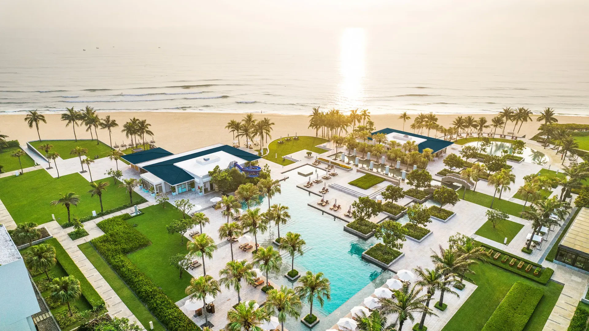 Tận hưởng kỳ nghỉ đẳng cấp tại những resort đắt giá bậc nhất miền Trung