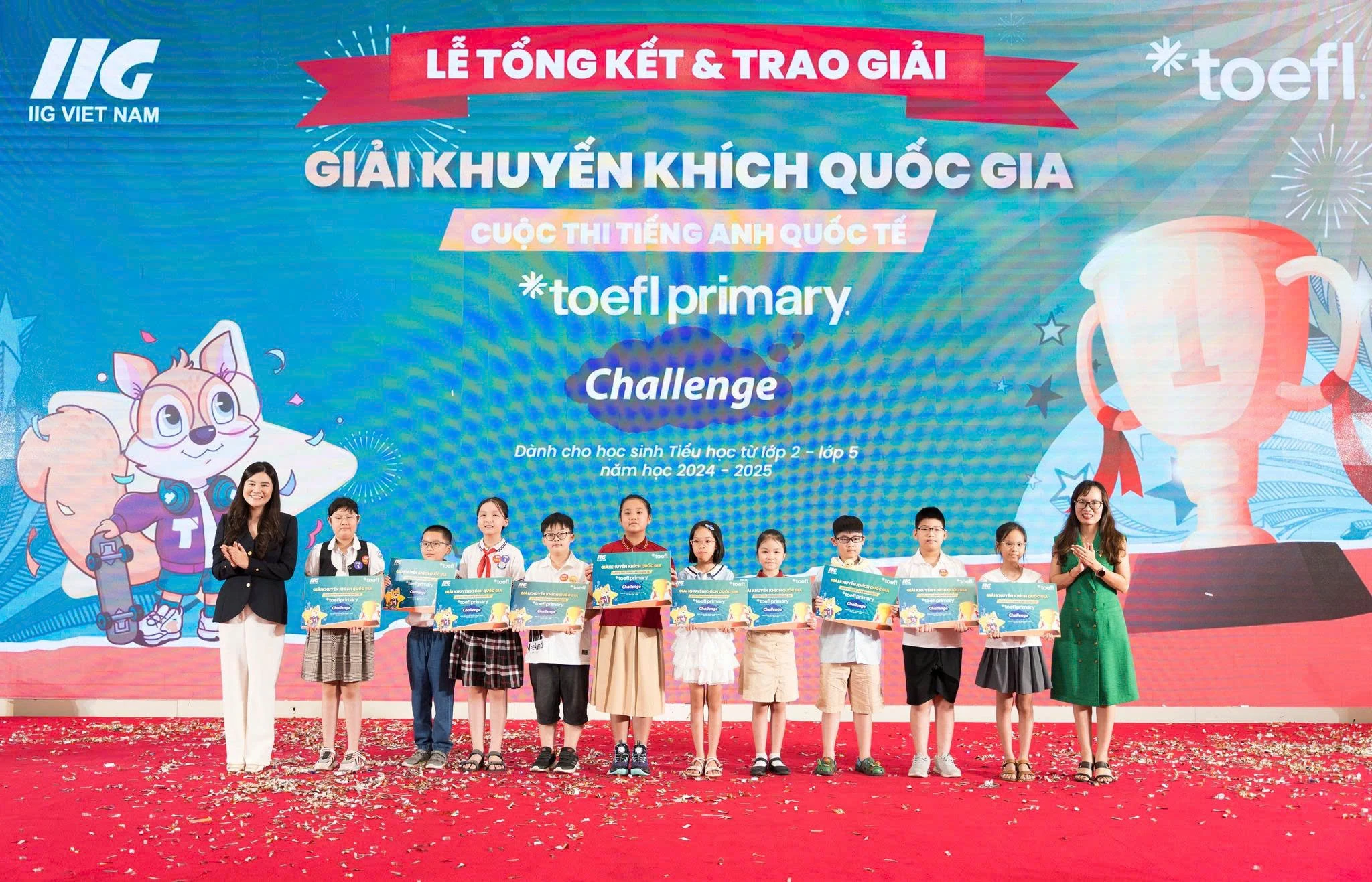 Anh em song sinh cùng đạt giải quốc gia tiếng Anh TOEFL Challenge