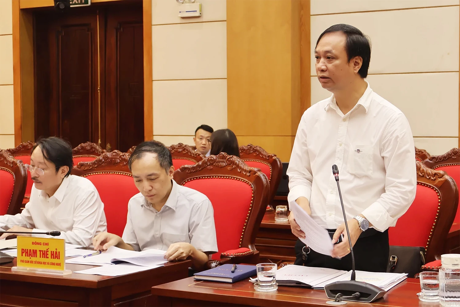 Phó Bí thư Thường trực Tỉnh ủy Nguyễn Phi Long và Tổ công tác số 6 chỉ đạo, duyệt văn kiện Đại hội Đảng bộ 11 xã, phường