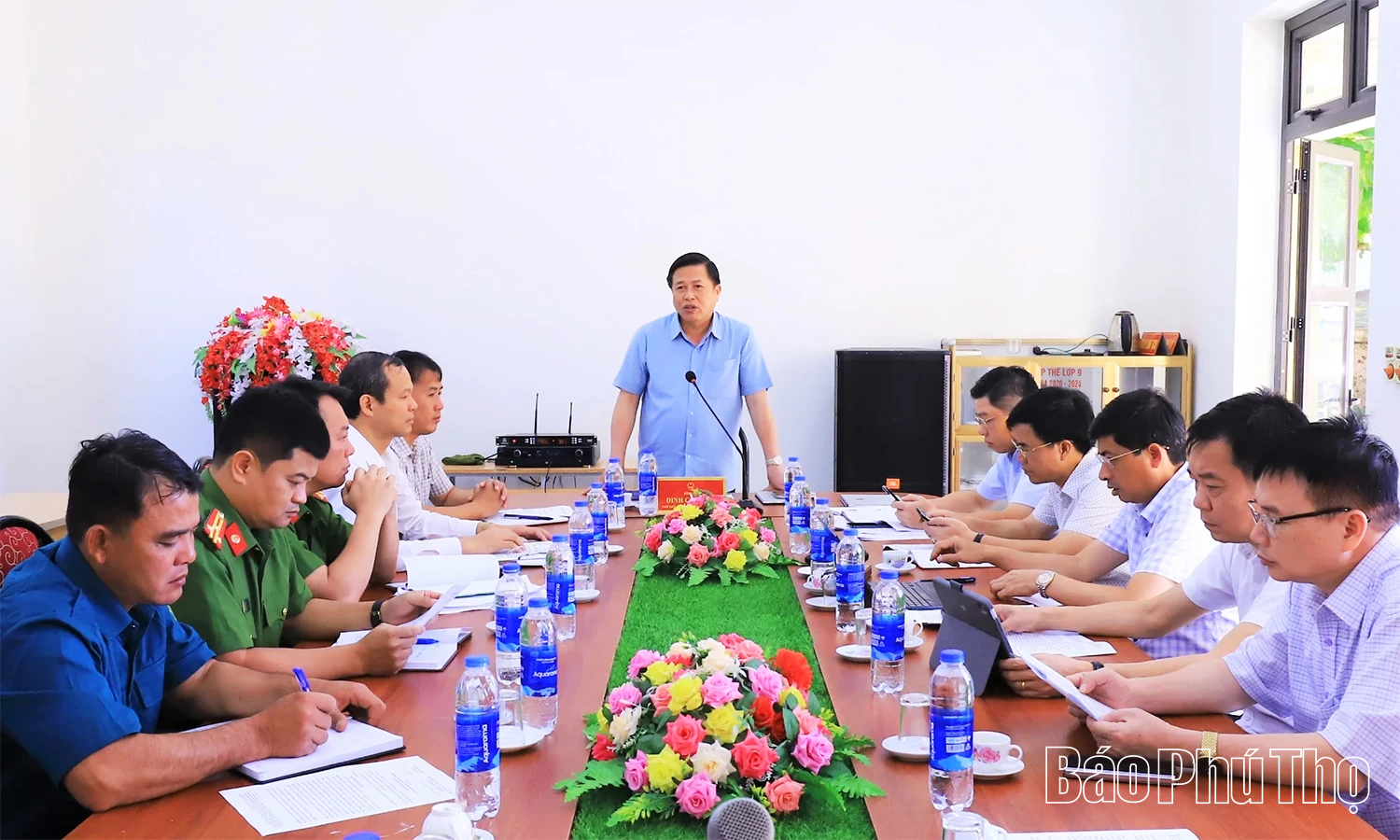 Phó Chủ tịch UBND tỉnh Đinh Công Sứ kiểm tra tình hình hoạt động của chính quyền 2 xã Pà Cò và Mai Châu