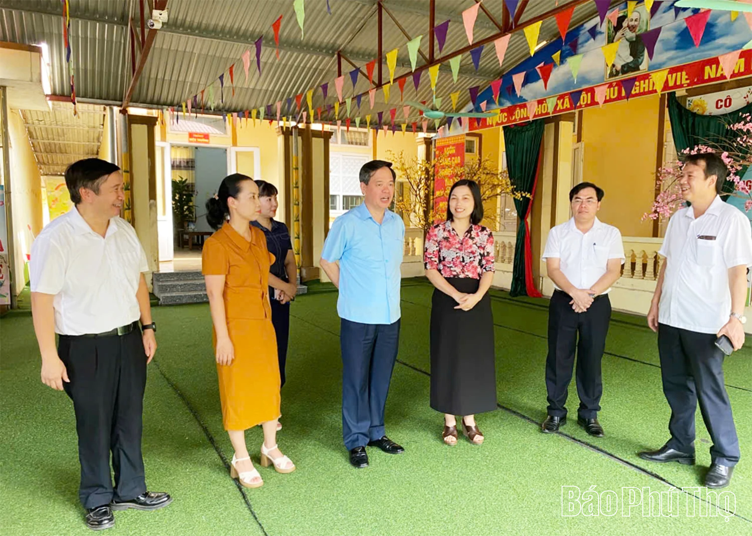 Đoàn công tác của Sở Giáo dục và Đào tạo làm việc với xã Lập Thạch