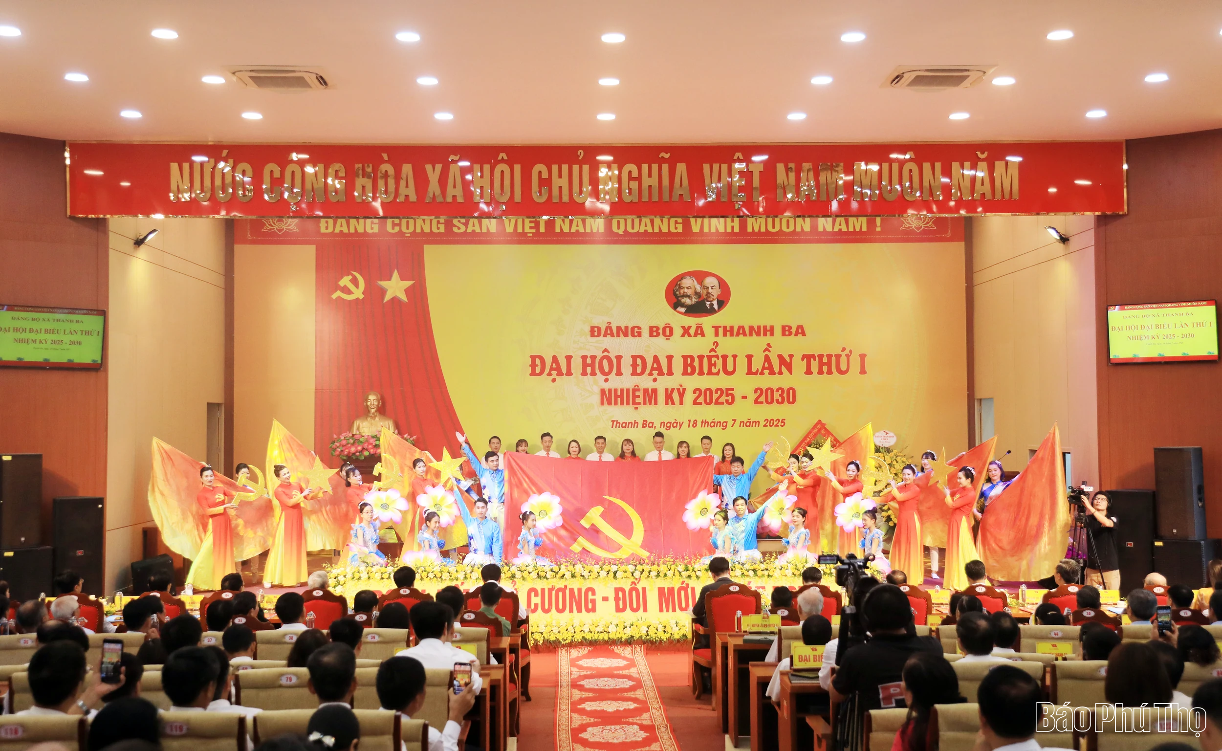 Thanh Ba hân hoan ngày Đại hội Đảng