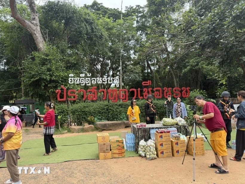 Thái Lan sơ tán hơn 100.000 người dọc biên giới với Campuchia