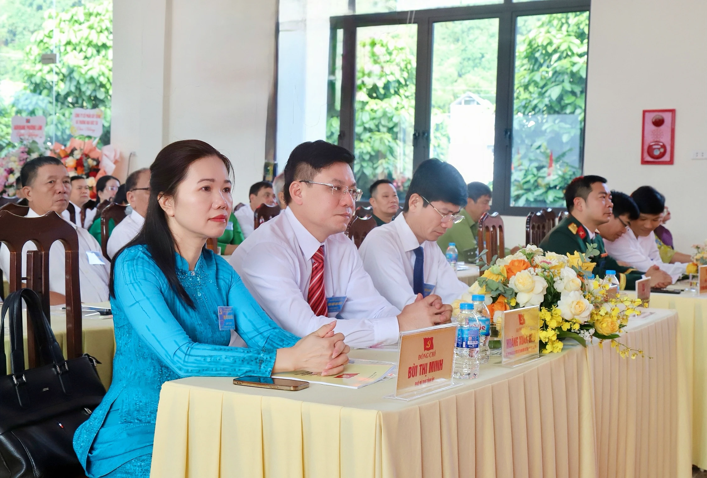 Phó Bí thư Tỉnh uỷ Bùi Thị Minh dự và chỉ đạo Đại hội Đảng bộ phường Thống Nhất