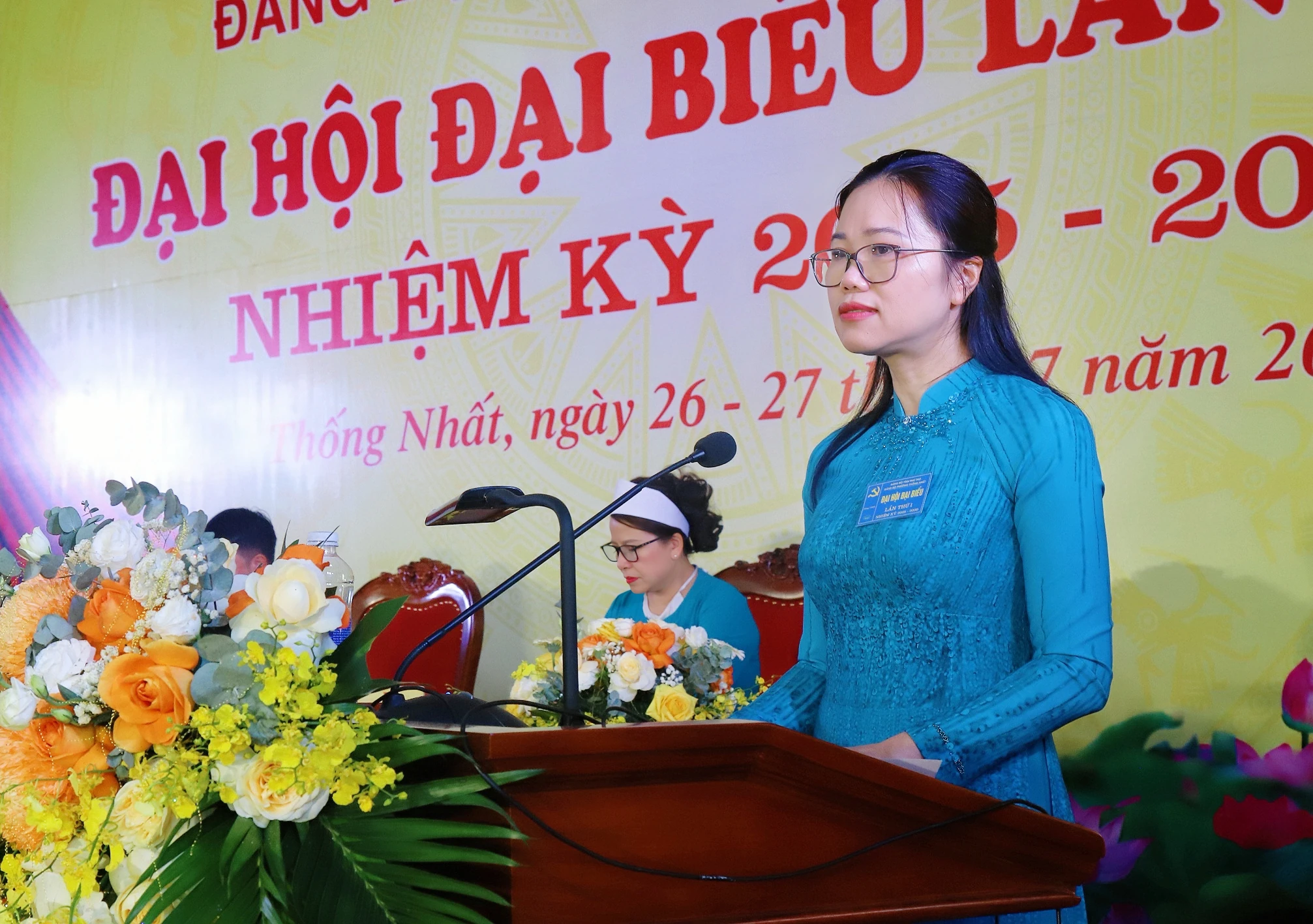 Phó Bí thư Tỉnh uỷ Bùi Thị Minh dự và chỉ đạo Đại hội Đảng bộ phường Thống Nhất
