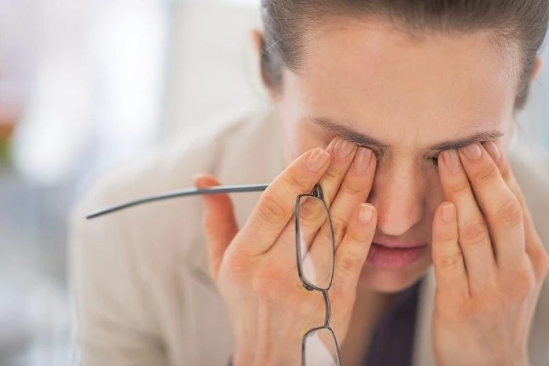 Giải mã nguyên nhân mắt dại, mắt bị mờ và cách cải thiện cùng EYE PLUS