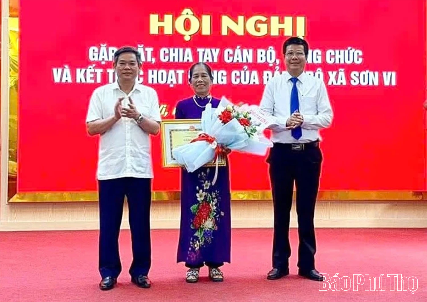 Những “bông hoa” làm theo Bác