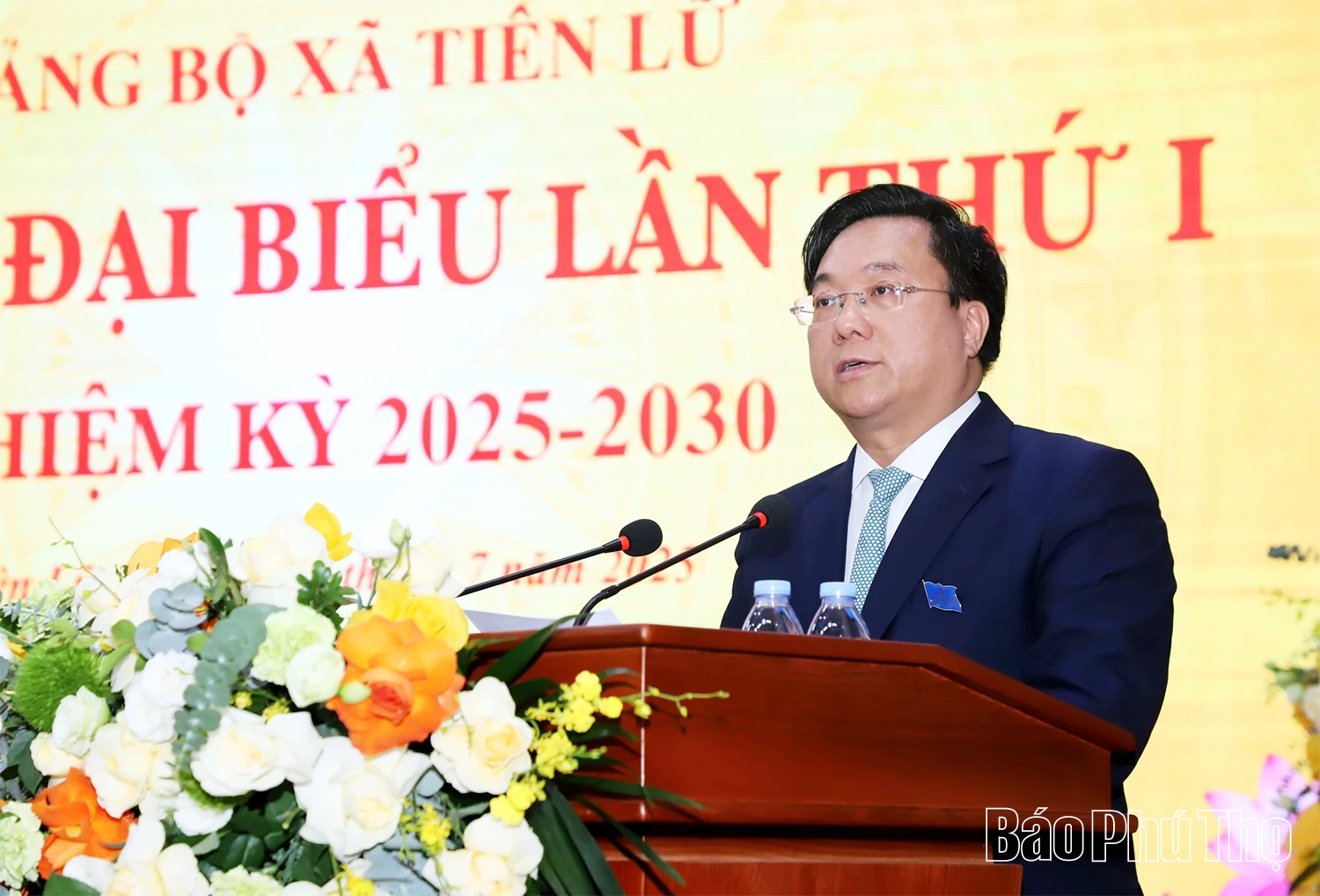 Chủ tịch UBND tỉnh Trần Duy Đông dự, chỉ đạo Đại hội Đảng bộ xã Tiên Lữ lần thứ I