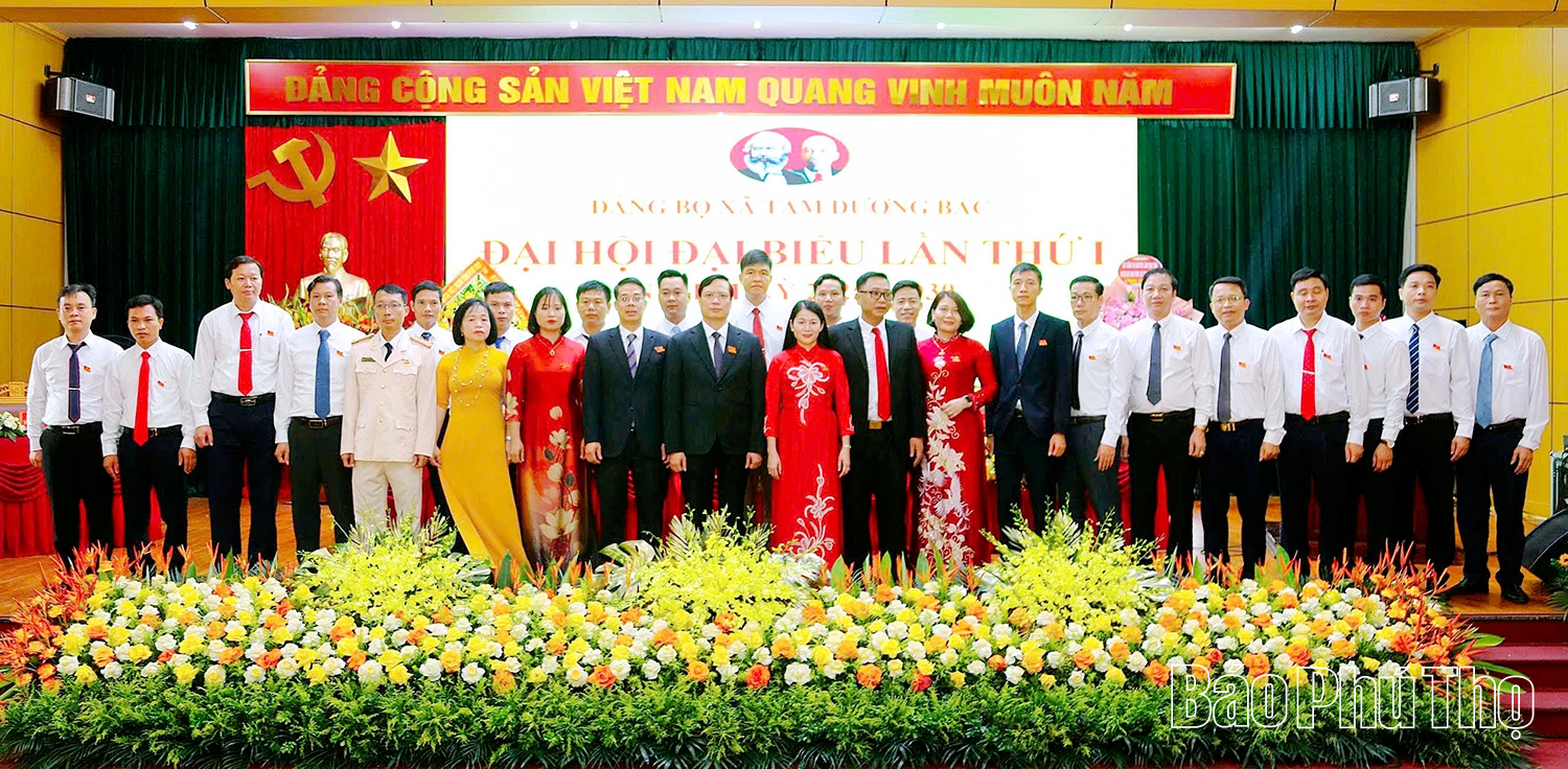 Đồng chí Bùi Huy Vĩnh - Phó Bí thư Tỉnh ủy dự, chỉ đạo Đại hội đại biểu Đảng bộ xã Tam Dương Bắc lần thứ I