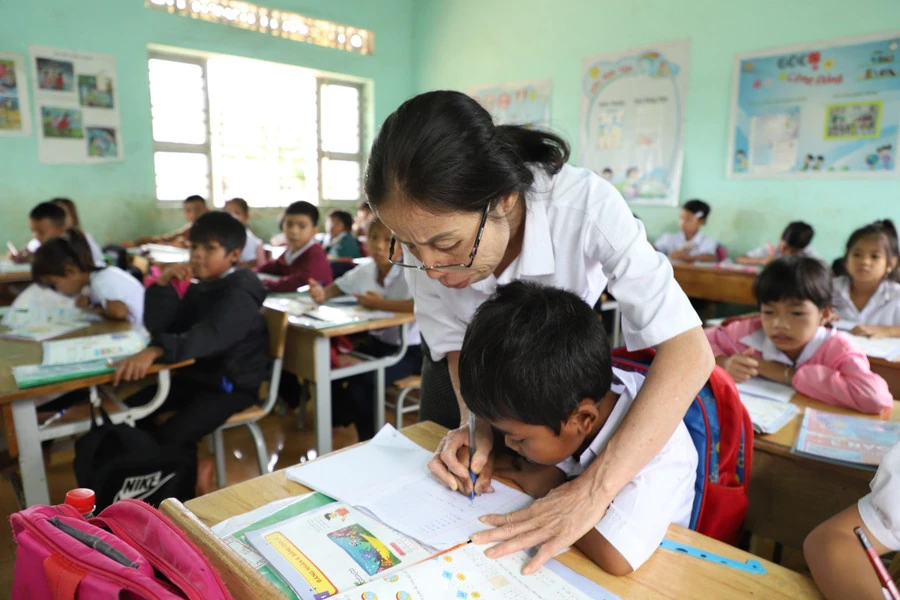 Dự kiến tăng phụ cấp giáo viên từ 25 - 80% lương cơ sở: Tăng cơ hội thu hút người tài