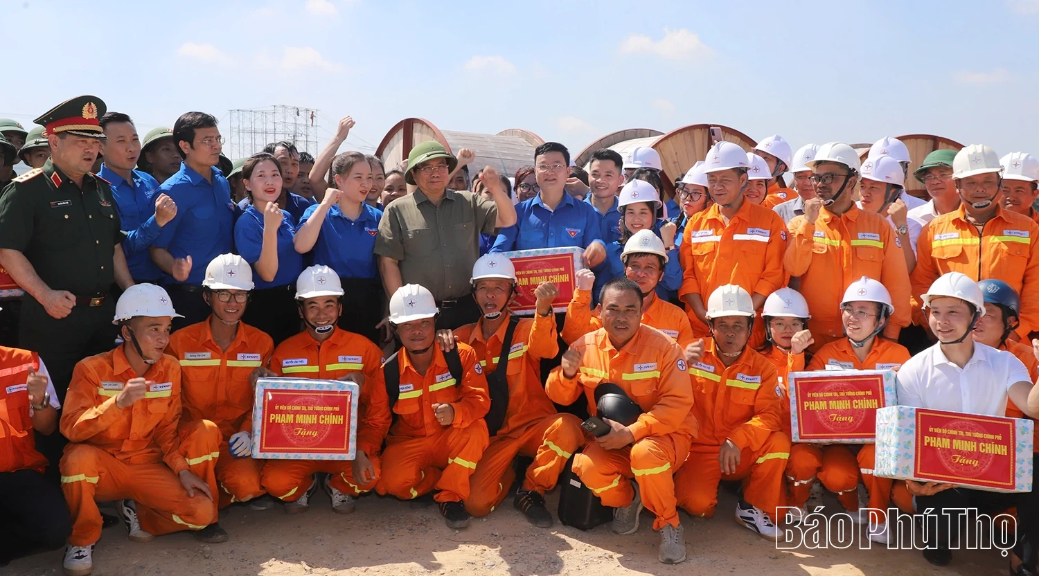 Thủ tướng Phạm Minh Chính thăm và làm việc tại tỉnh Phú Thọ