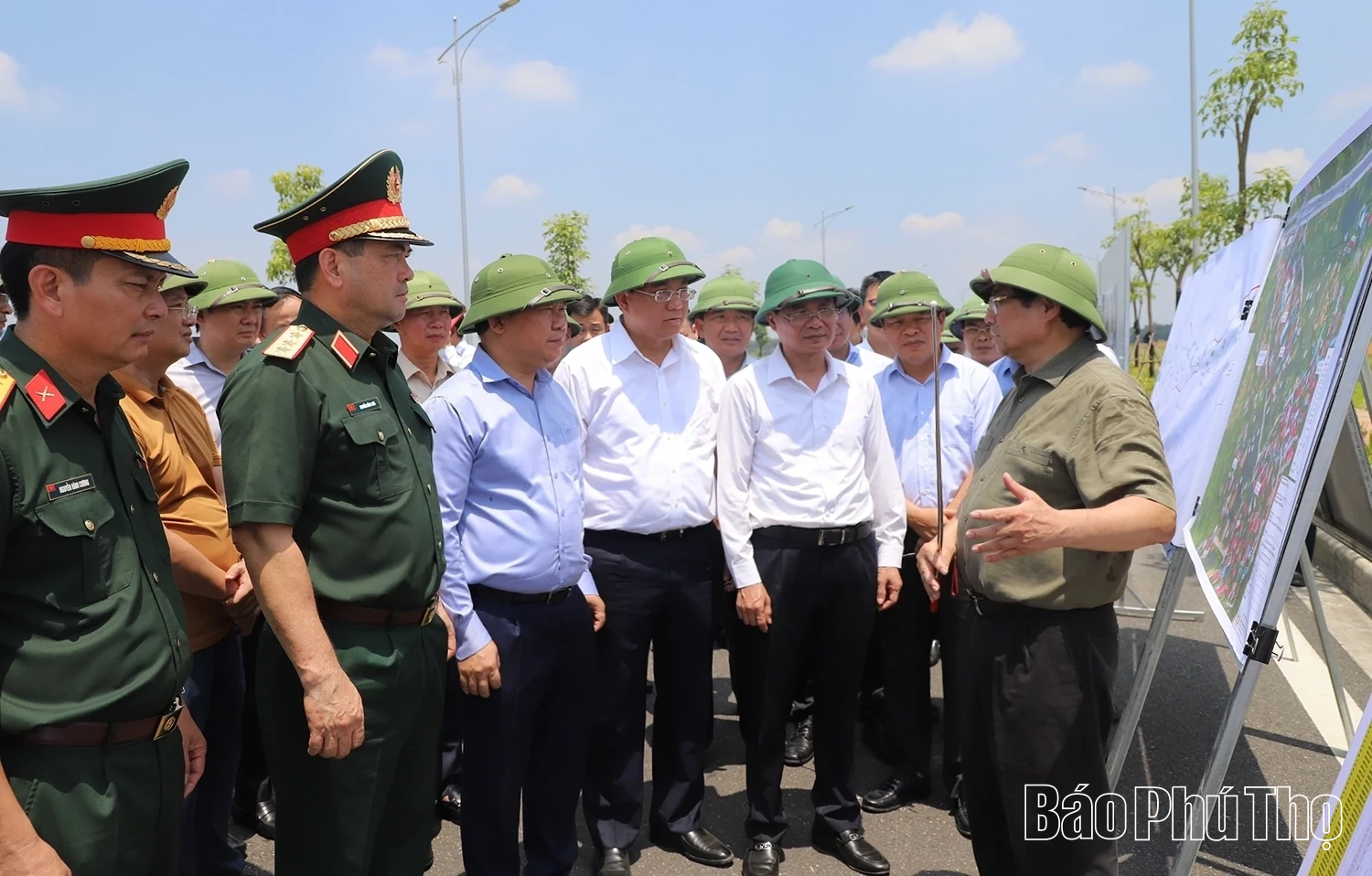 Thủ tướng Phạm Minh Chính thăm và làm việc tại tỉnh Phú Thọ
