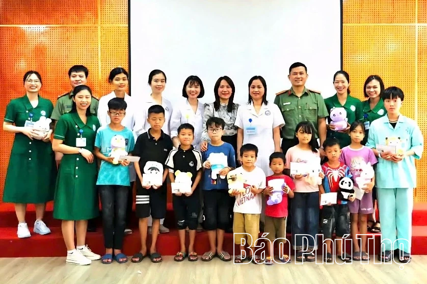 Tình nguyện vì Nhân dân phục vụ