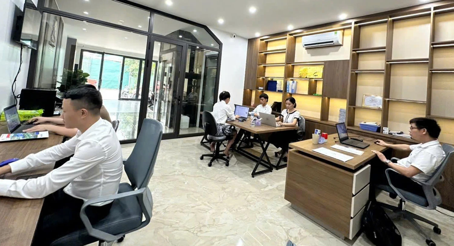 Nhựa Nhật Minh - Giải pháp pallet nhựa tiết kiệm và bền vững cho doanh nghiệp
