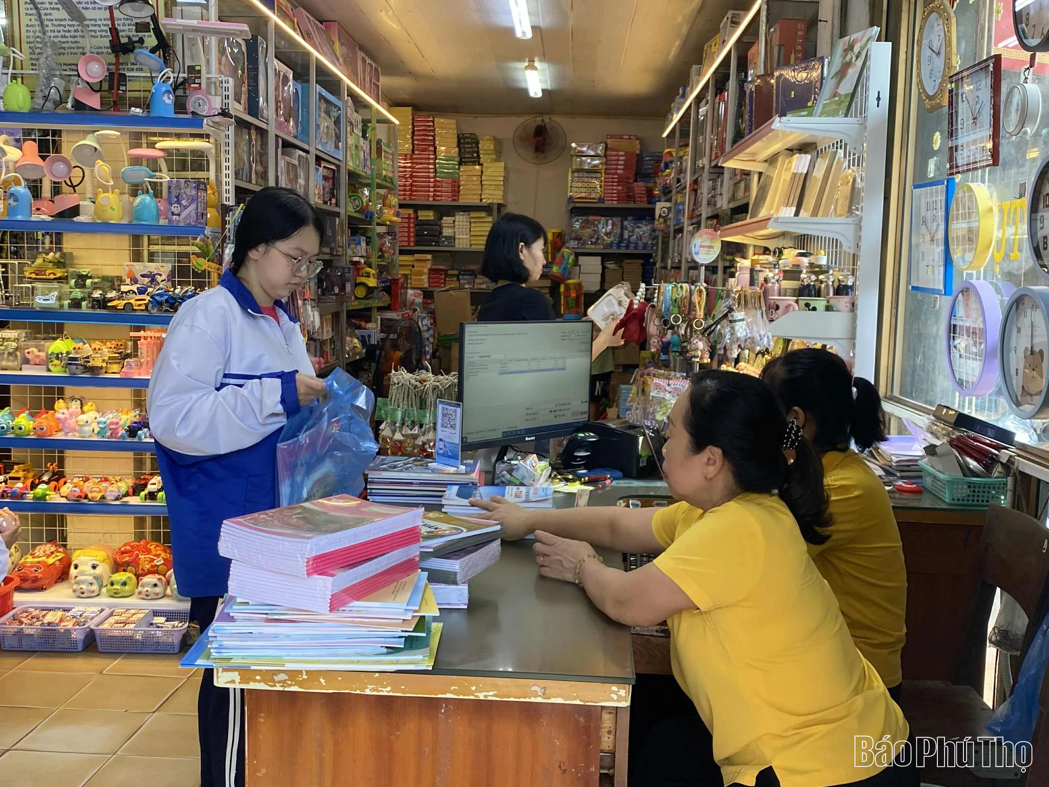 Thị trường sách giáo khoa và đồ dùng học tập trước thềm năm học mới