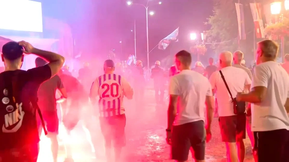 50 người bị bắt và hàng chục người bị thương sau cuộc đụng độ ở Serbia