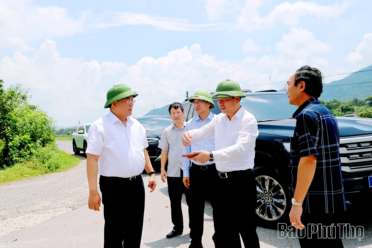 Chairman of the Provincial Peoples Committee Tran Duy Dong Inspects Key Projects Across the Province