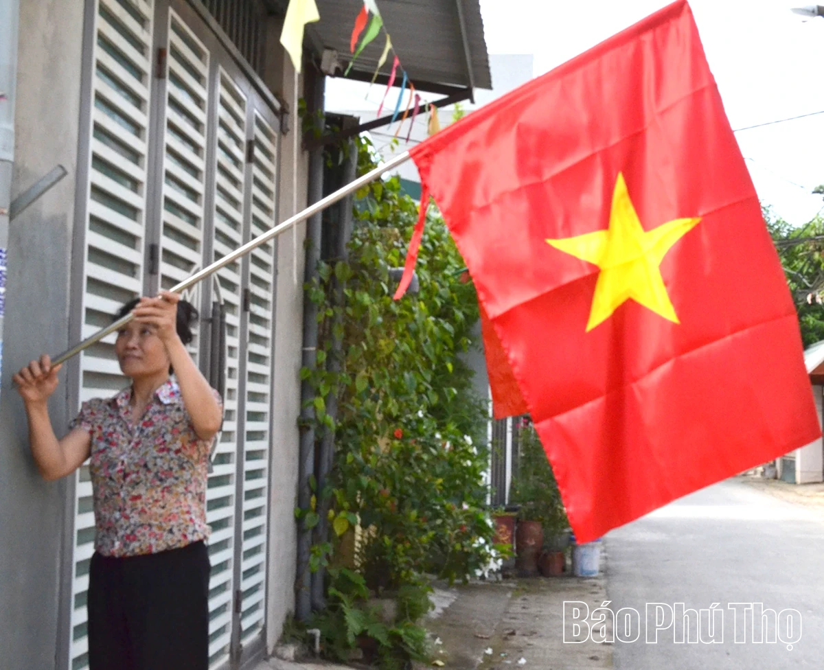 Hoà Bình bừng sáng sắc cờ đón mừng Quốc khánh 2/9