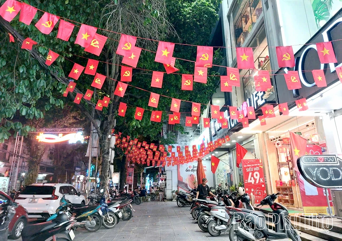 Hoà Bình bừng sáng sắc cờ đón mừng Quốc khánh 2/9
