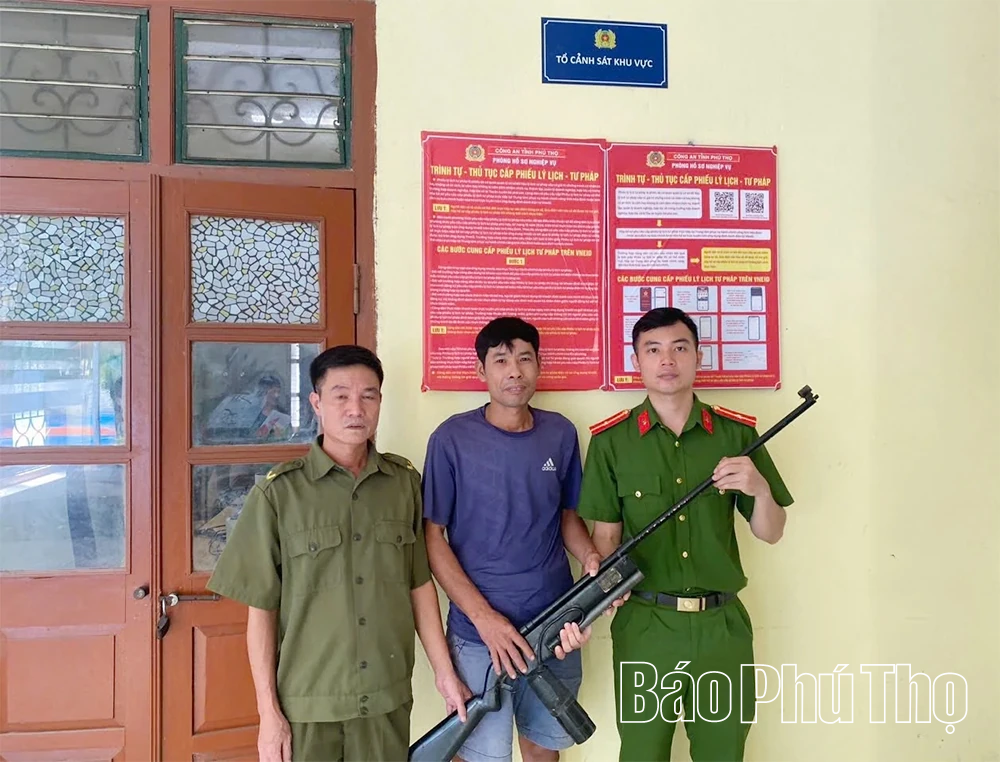 Bám sát địa bàn, giữ vững an ninh trật tự