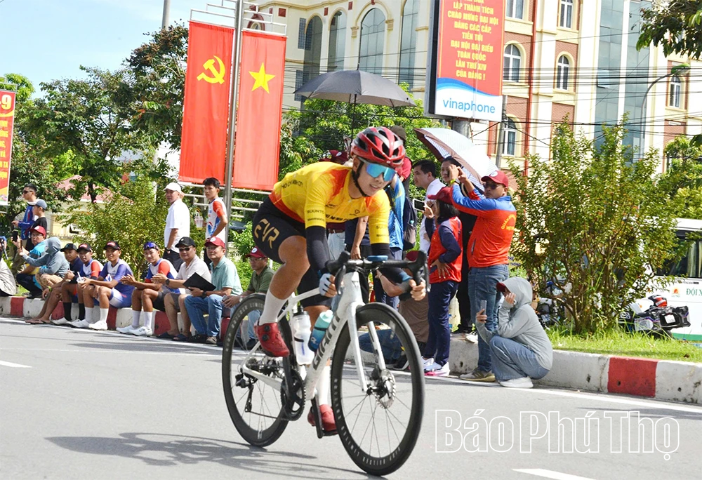 Hoàn thành nội dung 60 km xuất phát đồng hàng cá nhân, đồng đội nữ