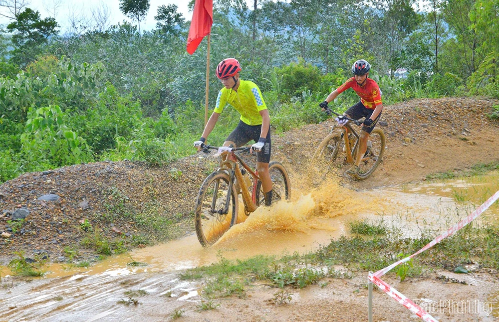 Đoàn Phú Thọ giành 1 Huy chương Bạc cá nhân, 1 Huy chương Bạc đồng đội nội dung Băng đồng Olympic