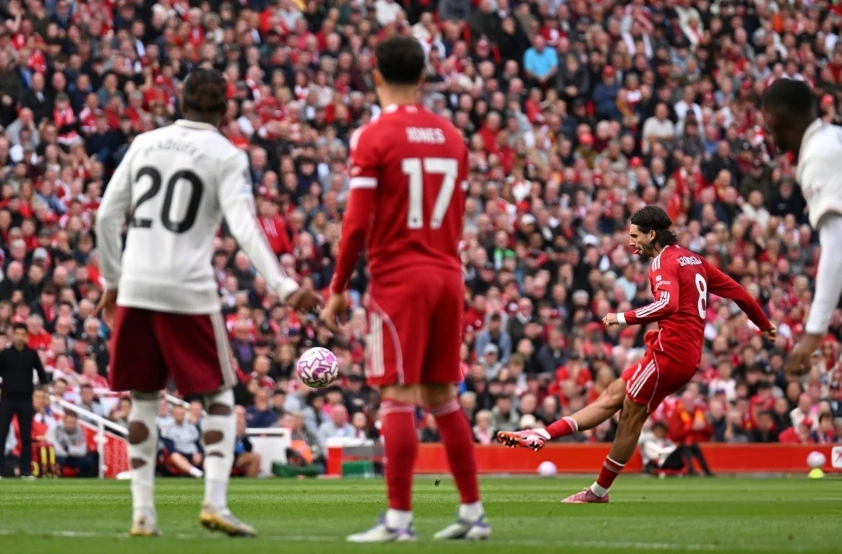 Liverpool đánh bại Arsenal nhờ siêu phẩm đá phạt
